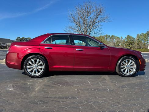Used 2019 Chrysler 300 Limited image 9