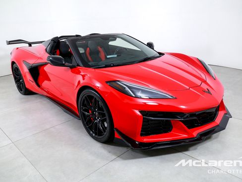 Used 2024 Chevrolet Corvette Z06 image 4