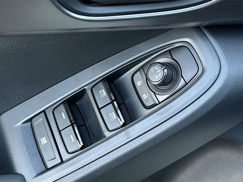 Certified 2025 Subaru Impreza 2.0i image 12