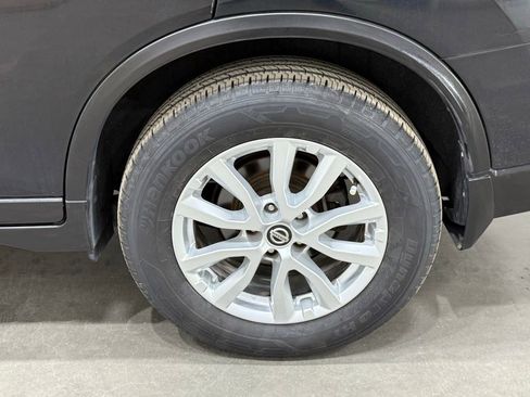 Used 2019 Nissan Rogue SV image 73