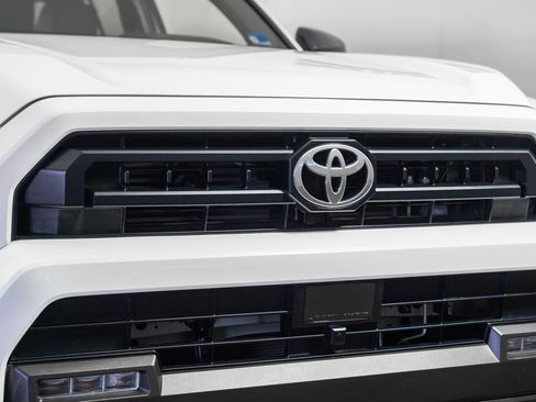 Certified 2025 Toyota 4Runner SR5 image 10