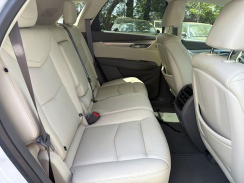 Used 2018 Cadillac XT5 Luxury w/ Driver Awareness Package image 20