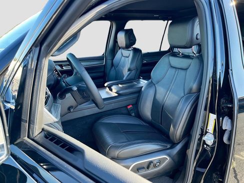 Used 2024 Jeep Wagoneer Series III w/ Premium Group I image 22