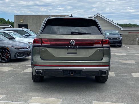 Certified 2025 Volkswagen Atlas Peak Edition SE AWD/4WD image 3
