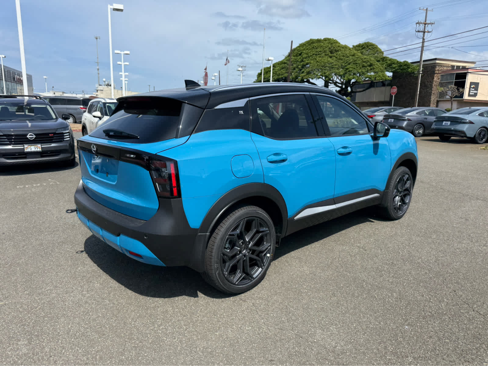 New 2027 Nissan Kicks SR FWD image 3