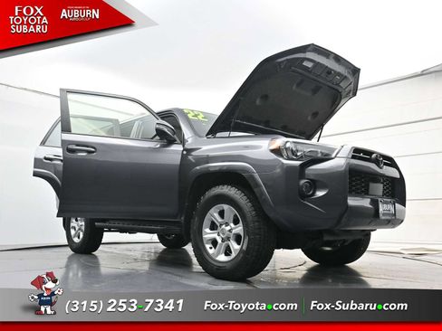 Used 2022 Toyota 4Runner SR5 Premium w/ Moonroof Package AWD/4WD image 39