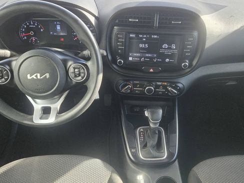 Used 2022 Kia Soul LX w/ Technology Package FWD image 9