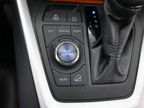 Used 2024 Toyota RAV4 Adventure image 29