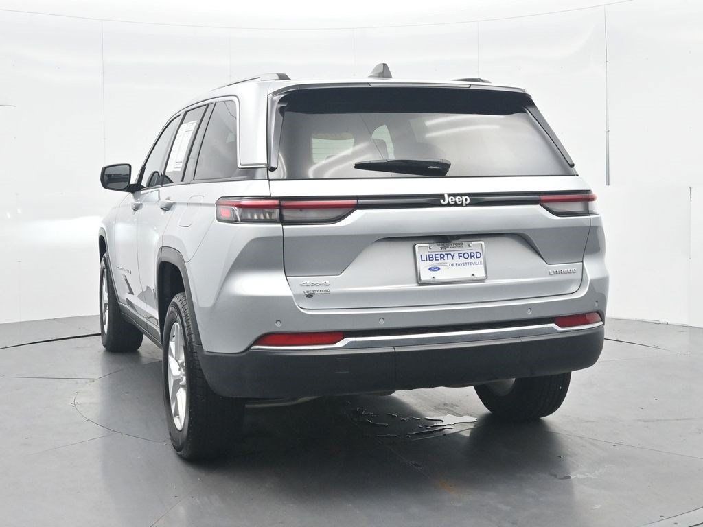 Used 2025 Jeep Grand Cherokee Laredo X AWD/4WD image 7
