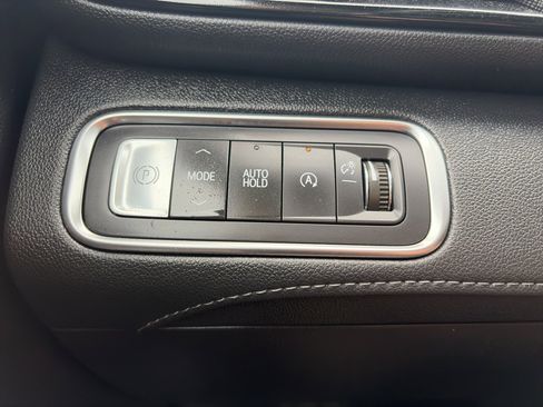 Used 2025 Buick Enclave Sport Touring image 17