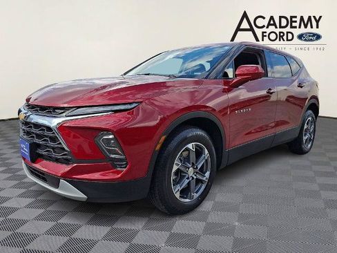Used 2025 Chevrolet Blazer LT AWD/4WD image 3