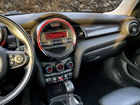 Used 2016 MINI Cooper S image 6