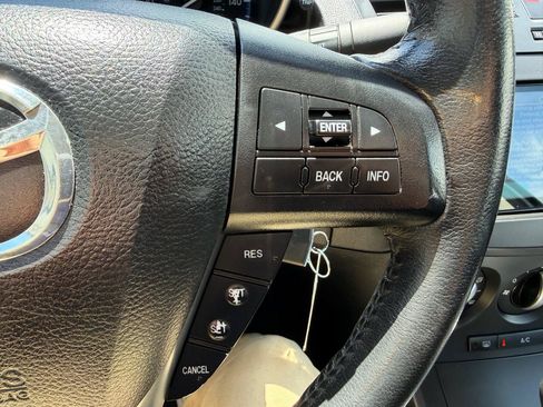 Used 2012 MAZDA MAZDA3 i Touring FWD image 25