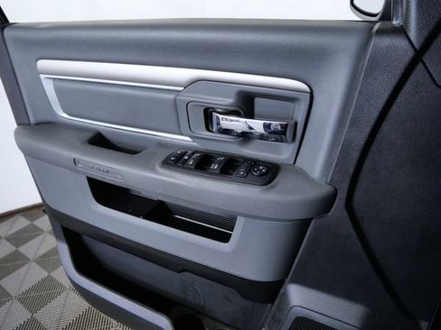 Used 2019 RAM 1500 Classic SLT image 27