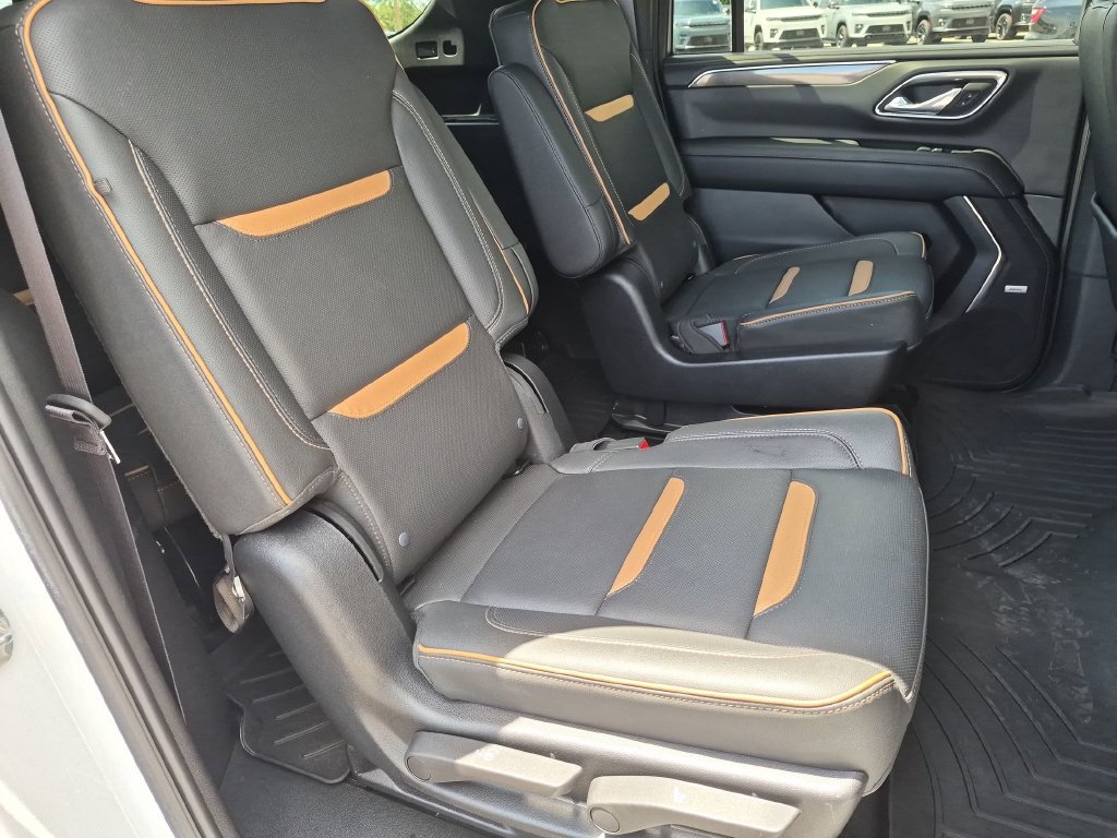 Used 2024 GMC Yukon XL AT4 w/ Technology Package AWD/4WD image 30