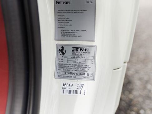 Used 2014 Ferrari 458 Spider image 32