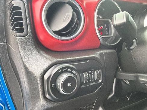 Certified 2022 Jeep Wrangler Unlimited Rubicon w/ Xtreme Recon 35" Tire Package image 14