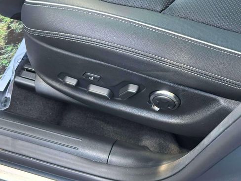 Used 2023 Genesis Electrified GV70 image 19