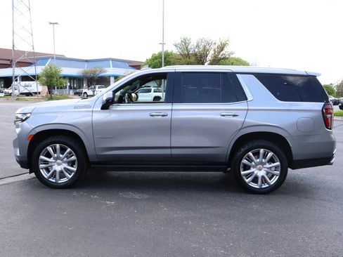 Used 2023 Chevrolet Tahoe High Country w/ Premium Package 2 AWD/4WD image 38