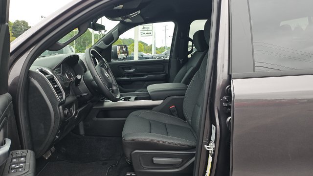 New 2026 RAM 1500 Express AWD/4WD image 6