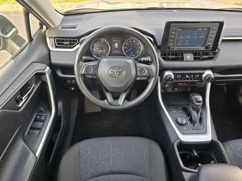 Used 2022 Toyota RAV4 XLE image 13