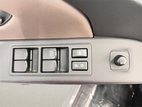 Used 2022 Nissan Frontier SV image 12