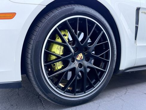 Used 2018 Porsche Panamera 4 w/ Premium Package AWD/4WD image 43