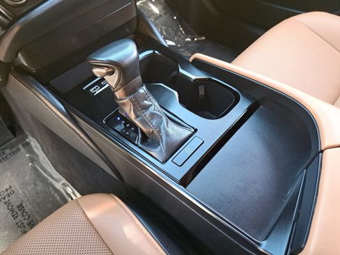 Used 2024 Lexus ES 350 w/ Accessory Package (Z1) FWD image 26
