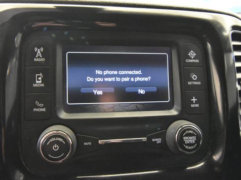 Used 2018 Jeep Compass Latitude image 22