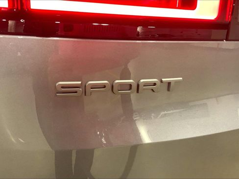 Used 2023 Land Rover Range Rover Sport SE image 9