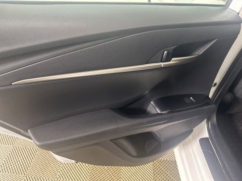 Used 2025 Toyota Camry SE FWD image 11
