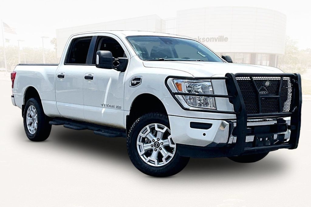 Used 2024 Nissan Titan SV w/ SV Convenience Package AWD/4WD image 3