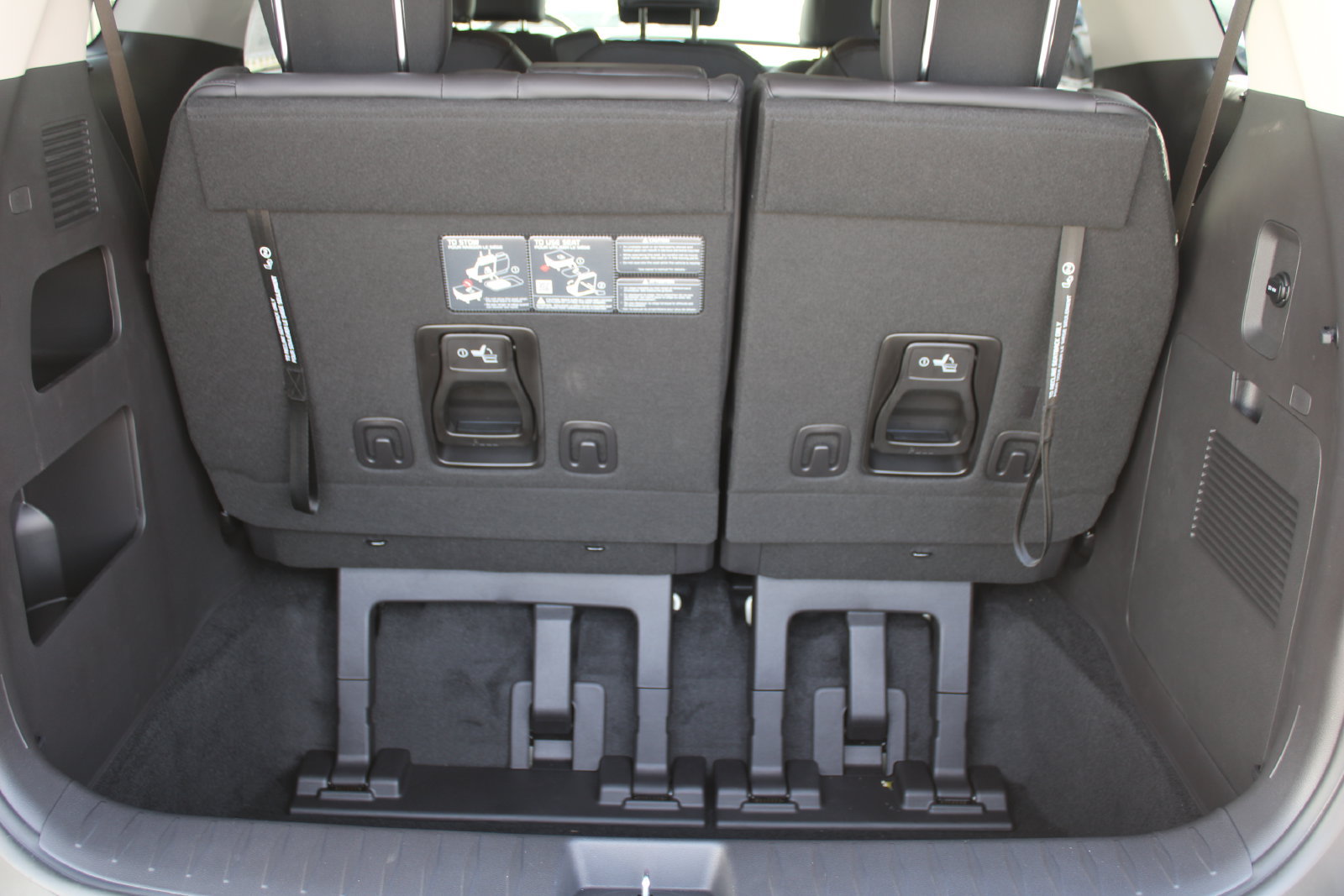 New 2026 Kia Carnival EX FWD image 13