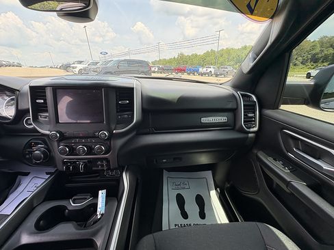 Used 2022 RAM 1500 Big Horn AWD/4WD image 23