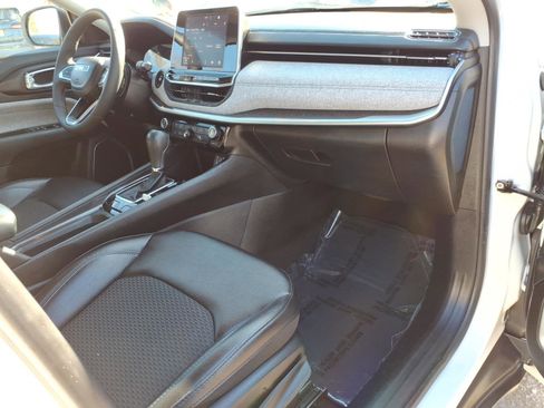 Used 2022 Jeep Compass Latitude image 10