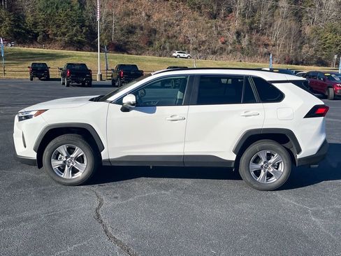 Used 2025 Toyota RAV4 XLE image 2