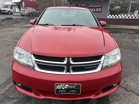 Used 2011 Dodge Avenger Lux image 3