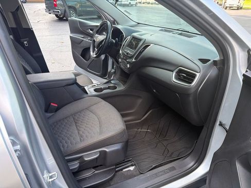 Used 2019 Chevrolet Equinox LT FWD image 16