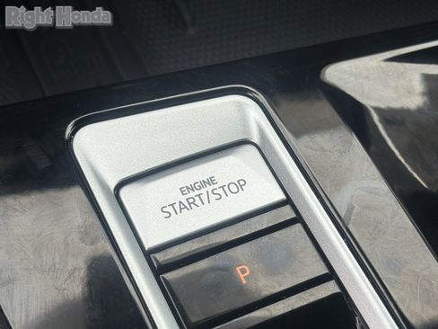 Used 2025 Volkswagen Atlas Cross Sport SE image 24