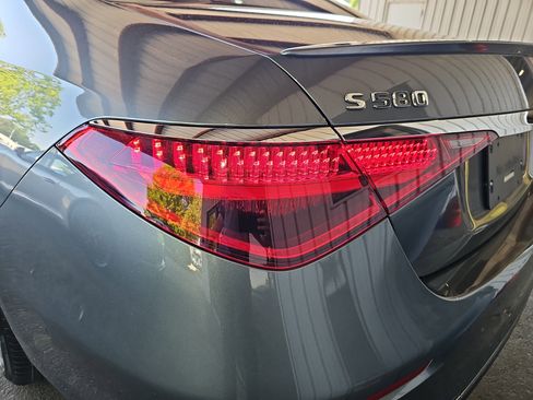 Used 2024 Mercedes-Benz S 580 4MATIC Sedan image 38