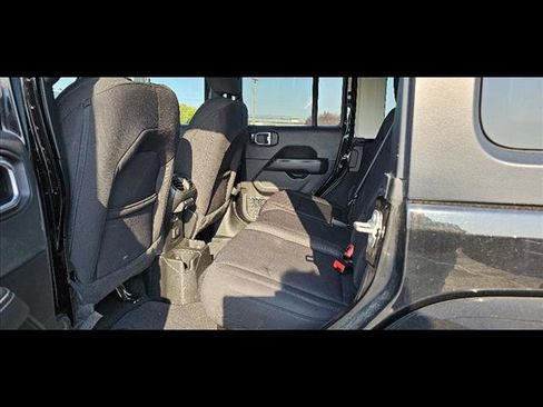 Used 2023 Jeep Wrangler Sahara image 12