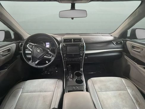 Used 2017 Toyota Camry XSE w/ Moonroof Package FWD image 9
