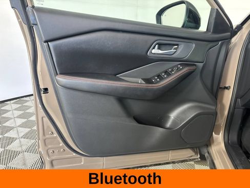 Used 2025 Nissan Rogue SV AWD/4WD image 9