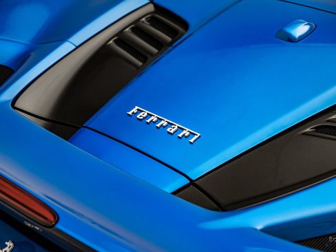 Used 2023 Ferrari F8 Tributo RWD image 20