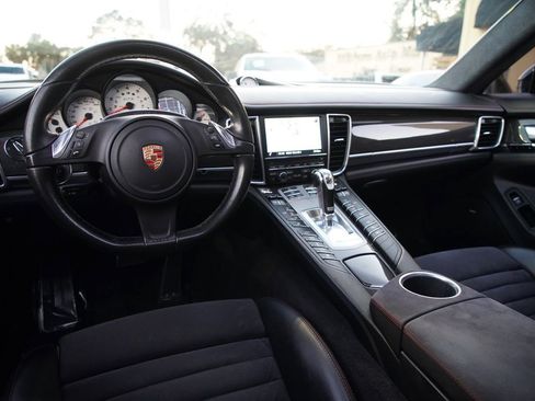 Used 2016 Porsche Panamera GTS image 14