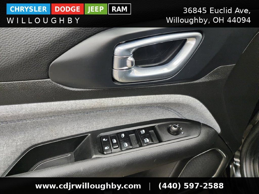 Used 2024 Jeep Compass Latitude AWD/4WD image 12