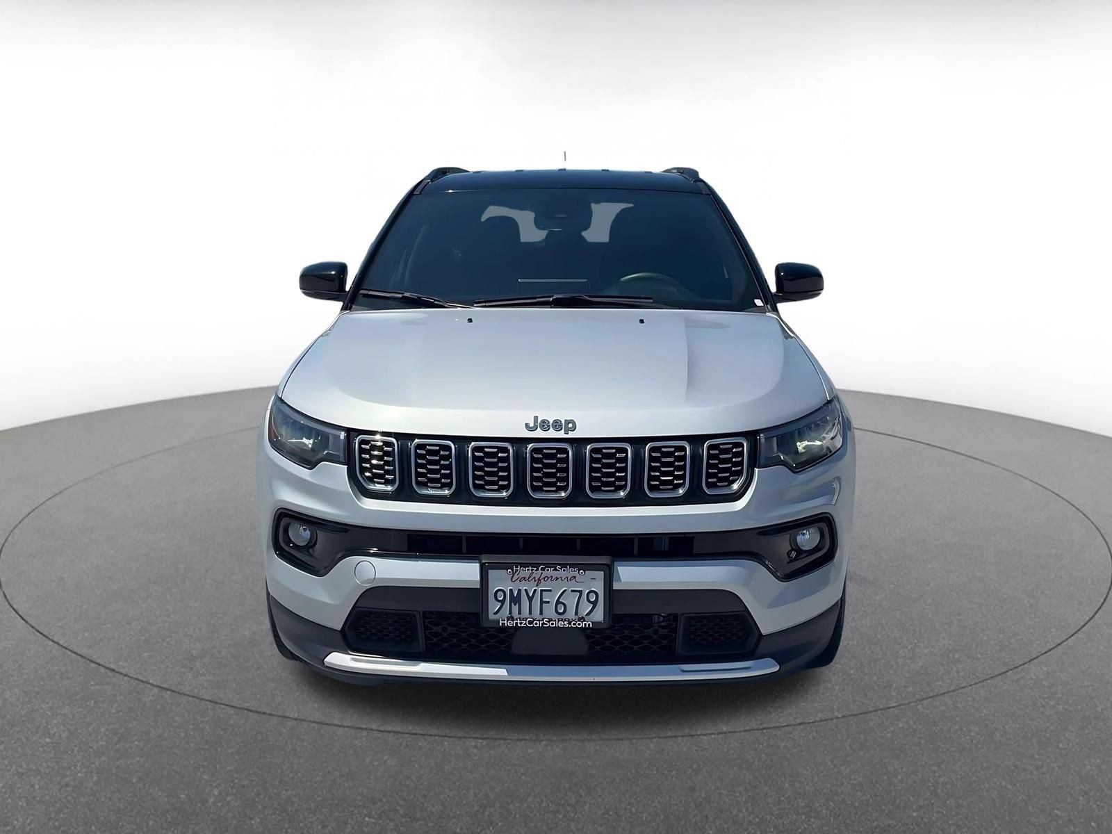 Used 2025 Jeep Compass Limited AWD/4WD image 4