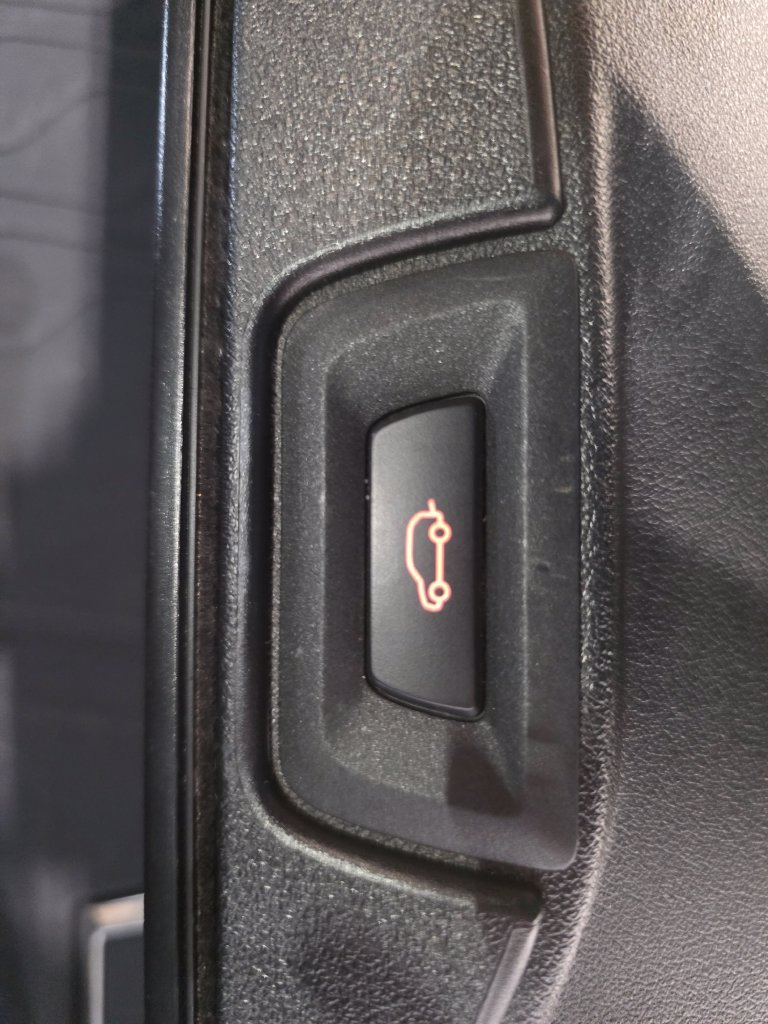 Used 2023 BMW X5 xDrive40i w/ Premium Package AWD/4WD image 9