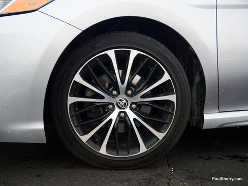 Used 2020 Toyota Camry SE image 15