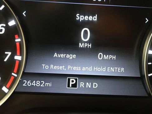 Used 2024 Nissan Titan SV w/ SV Convenience Package image 16